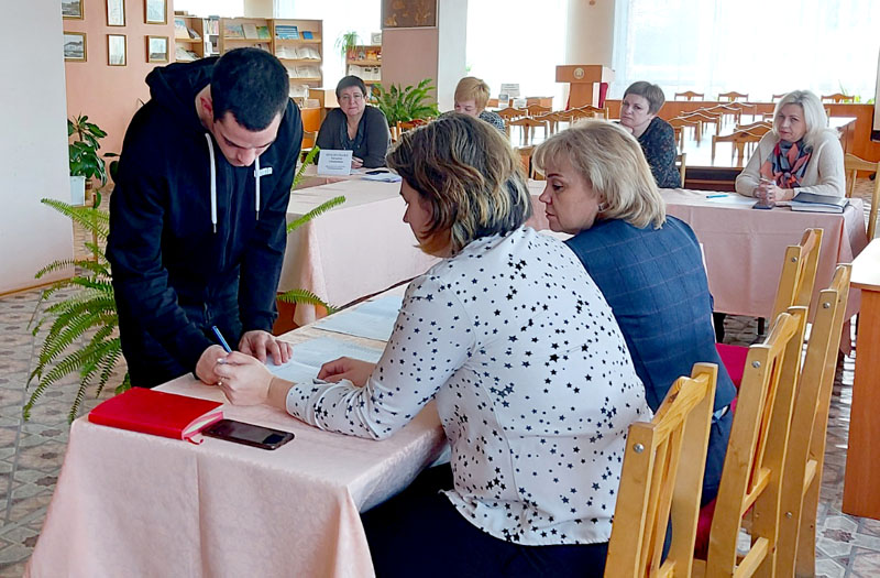 В Климовичском государственном аграрном колледже состоялось распределение выпускников уровня профтехобразования