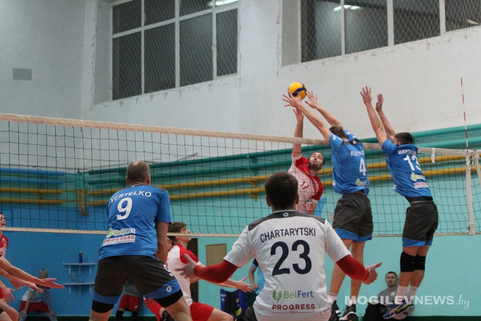 Волейболисты «Коммунальника» ожидаемо уступили