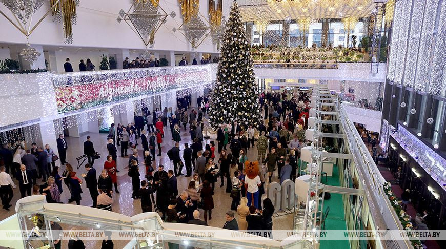 Лукашенко: национальные культуры и традиции нельзя подогнать под единый стандарт, мир прекрасен в своем разнообразии