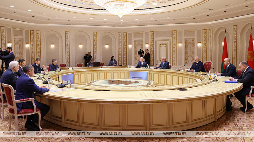 Лукашенко: Беларусь и Россия делают очень большую ставку на промышленную сферу