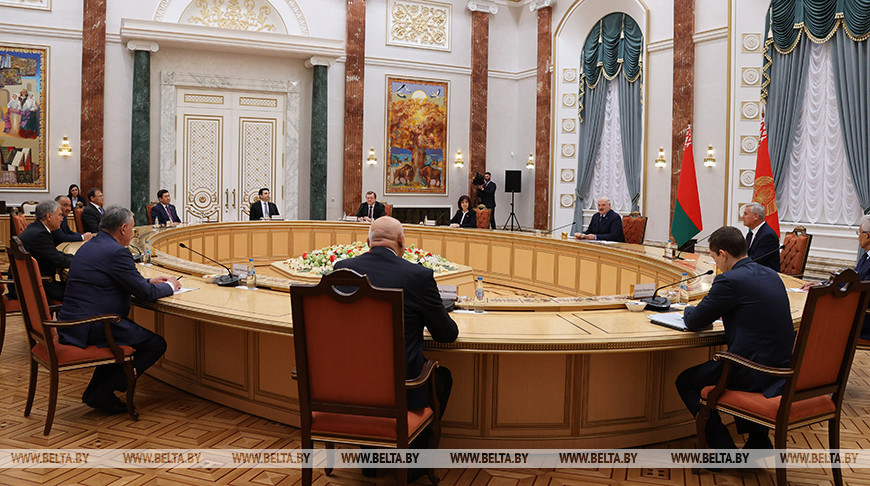 Лукашенко: Беларусь придает особое значение парламентскому измерению в ОДКБ