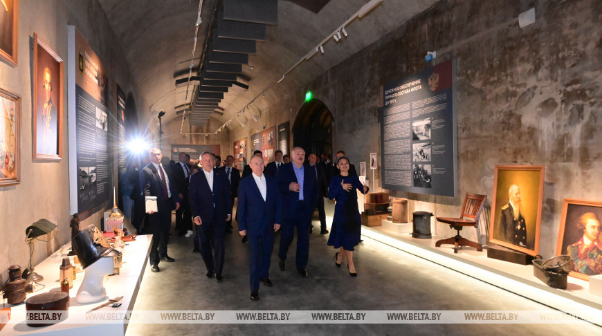 Лукашенко и Путин посетили достопримечательности в Кронштадте