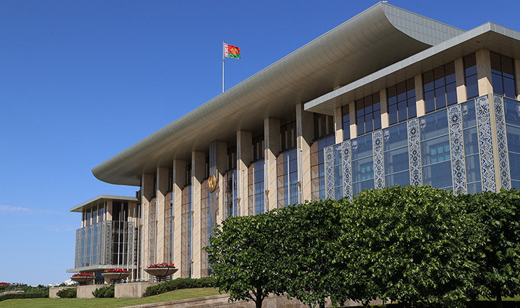 Лукашенко: железнодорожные соединения и воинские части играют важную роль в укреплении обороноспособности страны