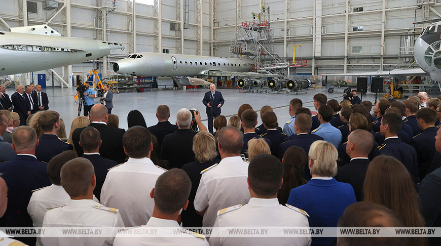 Лукашенко: у нас будет свой белорусский качественный автомобиль