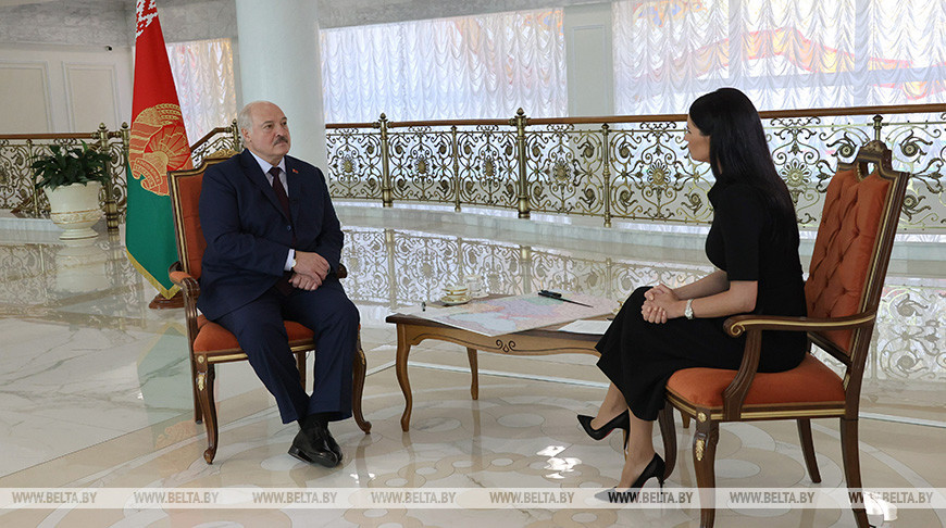 Лукашенко предупредил безумцев на Западе: Беларусь мгновенно ответит на агрессию, и не только ядерным оружием