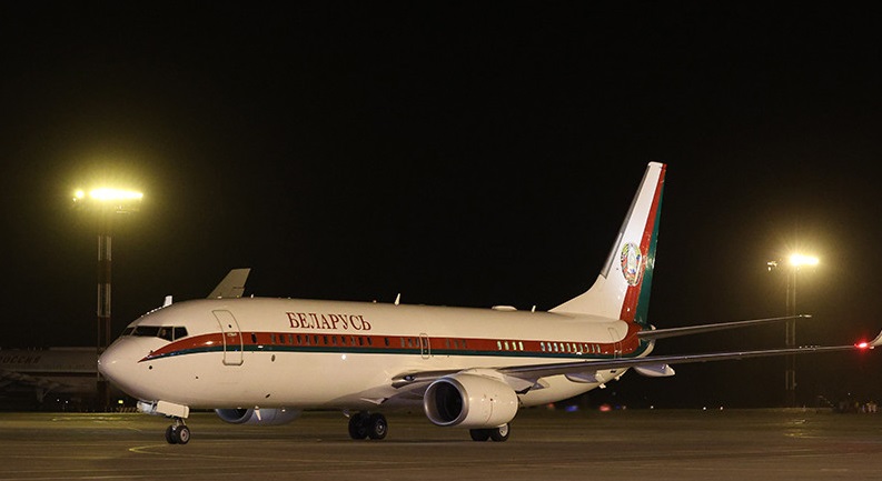 Лукашенко прибыл с рабочим визитом в Кыргызстан на саммит СНГ