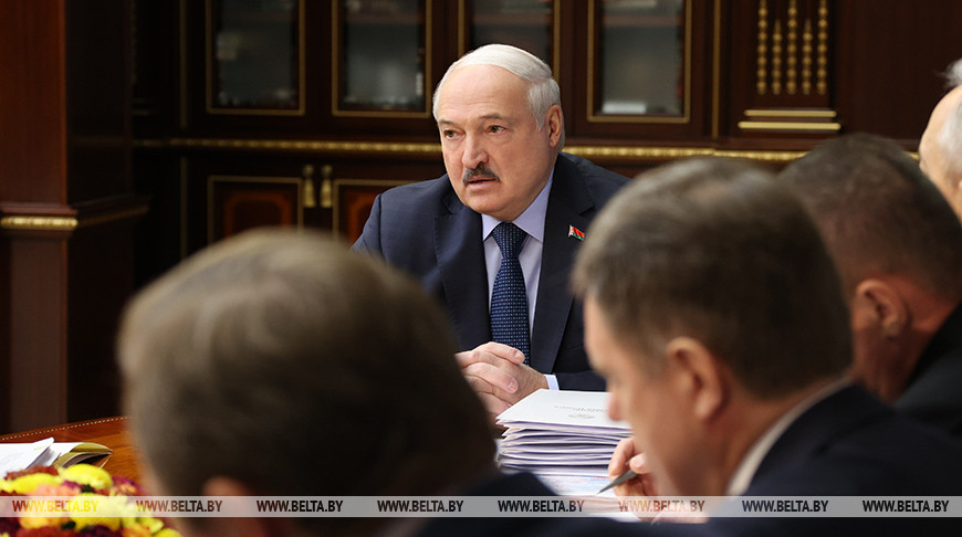 "Праздники должны быть для всех!" Лукашенко дал поручения правительству по ассортименту в малых населенных пунктах
