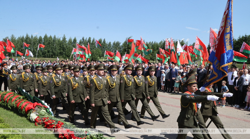 Митинг в честь Дня Независимости прошел в мемориальном комплексе "Буйничское поле"