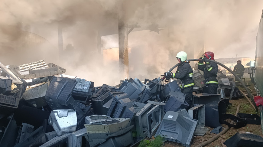 В Могилеве горели складируемые  отходы бытовой техники