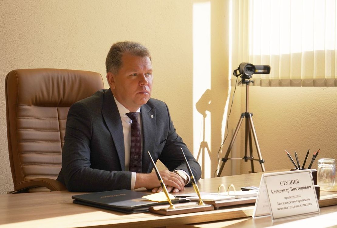 Личный прием граждан провел мэр Могилева Александр Студнев