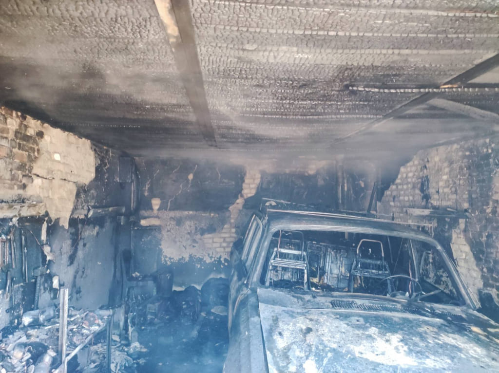 Автомобиль "Волга" уничтожил пожар в Бобруйске