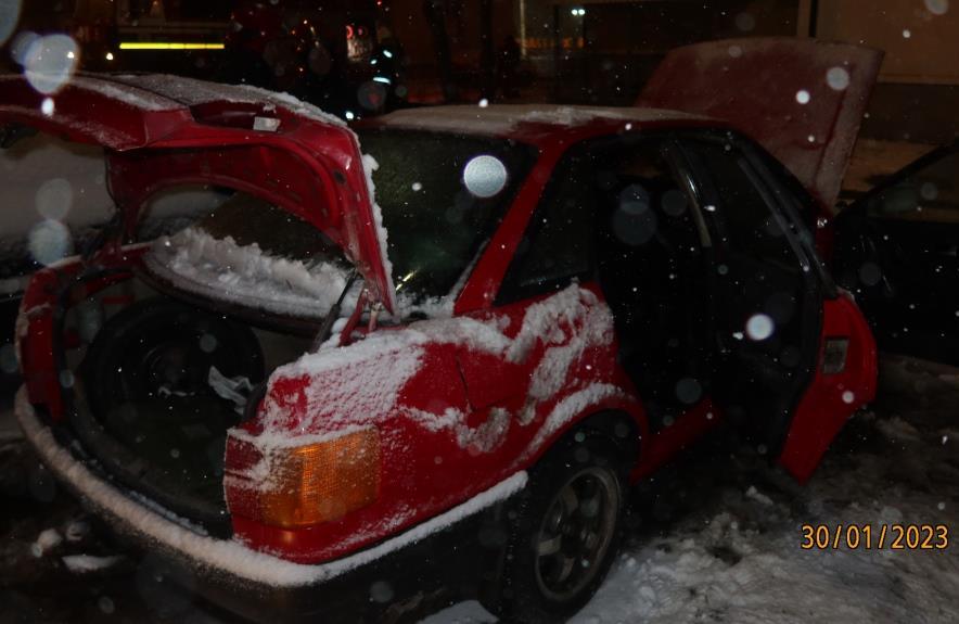 Автомобиль горел на улице Первомайской в Могилеве