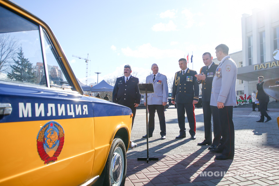 Выставку служебного автотранспорта МВД можно было увидеть на площадке Дворца культуры области. Фото
