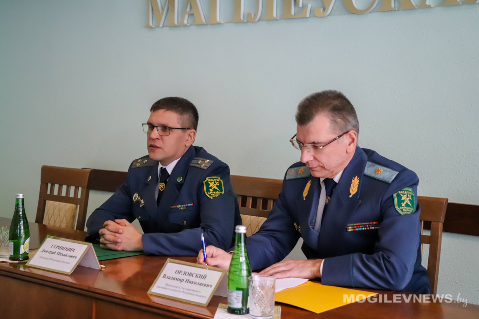 Нового начальника Могилевской таможни представил коллективу председатель ГТК РБ Владимир Орловский. Фото