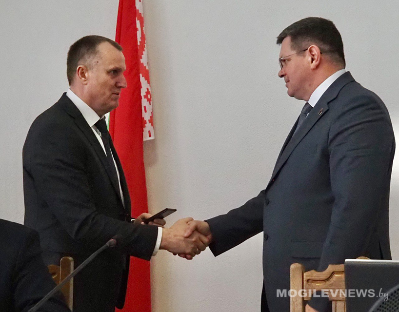 Анатолий Исаченко представил нового председателя Круглянского райисполкома. Фото