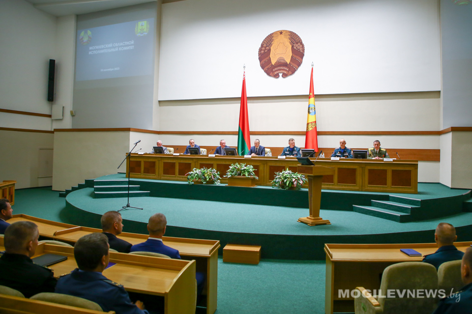 Вадим Синявский представил нового начальника Могилевского областного управления МЧС. Фото