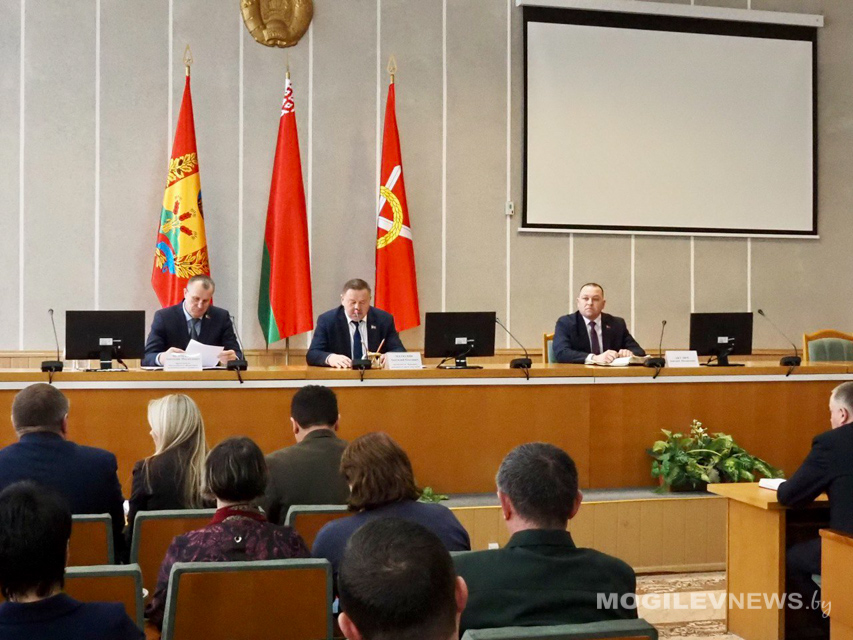 Анатолий Исаченко представил новых председателей Чаусского и Хотимского районов. Фото