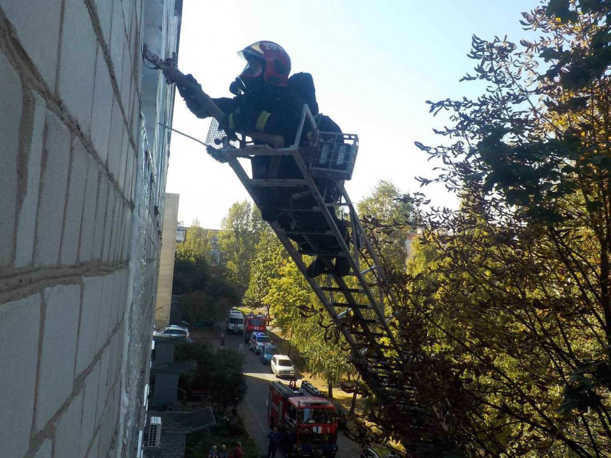 В квартире в Бобруйске случился пожар из-за короткого замыкания морозильной камеры