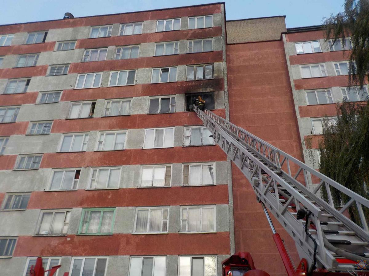 Два человека спасены и пять эвакуированы при пожаре в Бобруйске