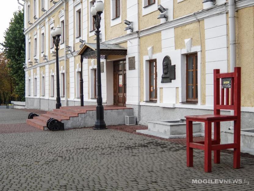 Выставка, отражающая индустрию моды последних 160 лет, откроется в Могилеве 28 апреля