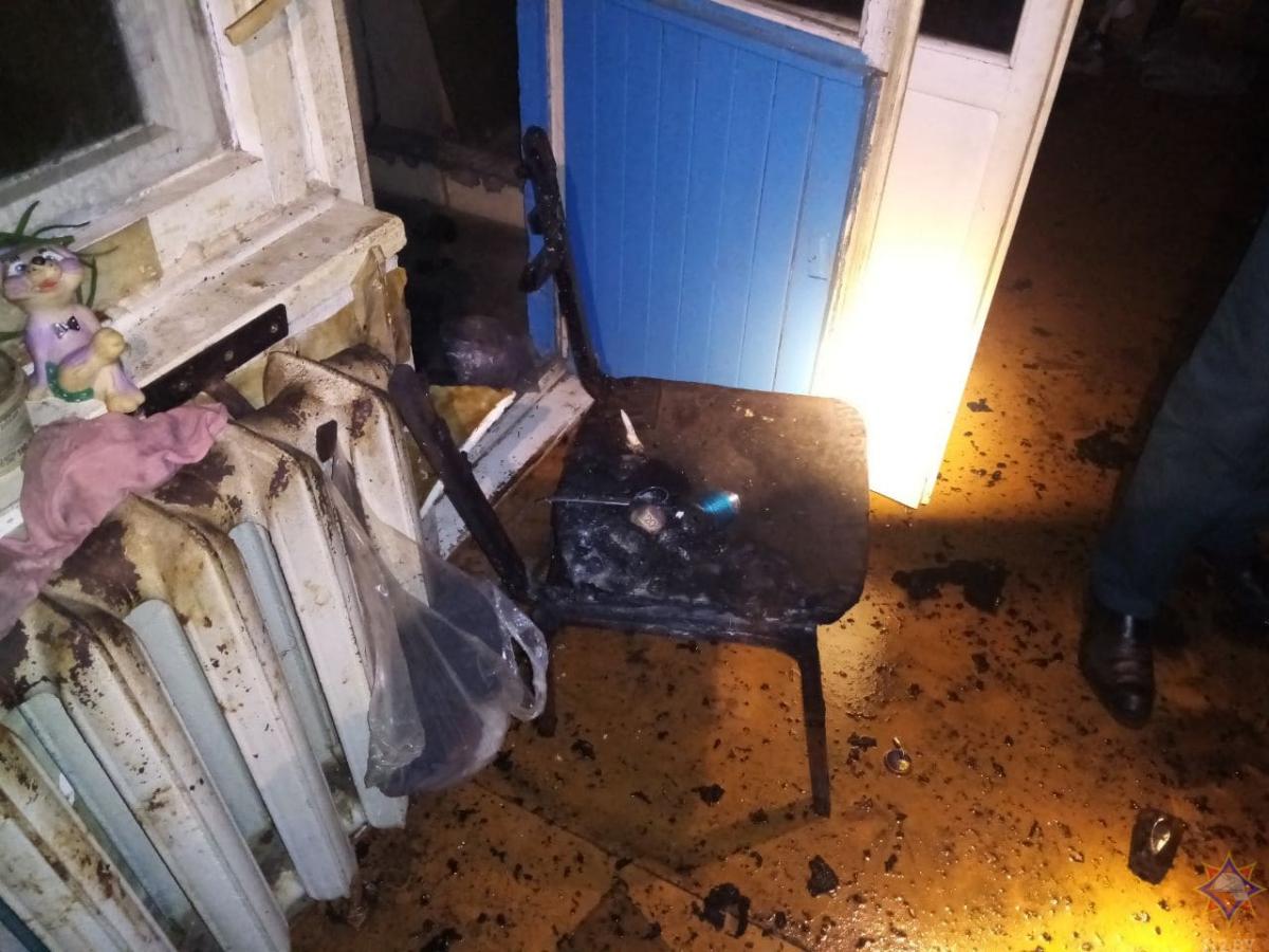 На пожаре в Чаусах спасли пенсионера