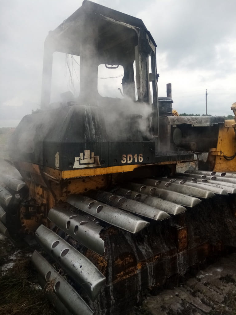 В Быховском районе горел бульдозер