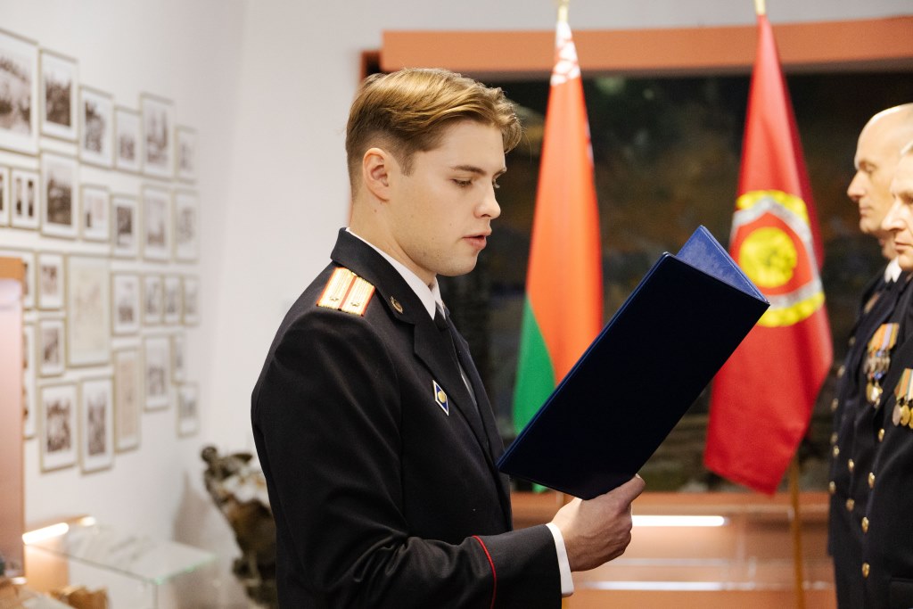 Молодые лейтенанты влились в офицерские ряды могилевского экспертного ведомства