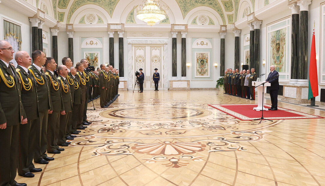 Лукашенко: Беларусь принимает зеркальные меры по защите суверенитета государства
