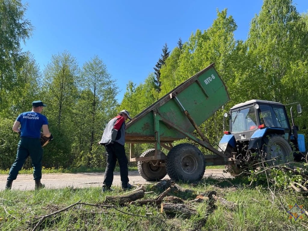 Работники Могилевского РОЧС принимают активное участие в акции МЧС «170 добрых дел»