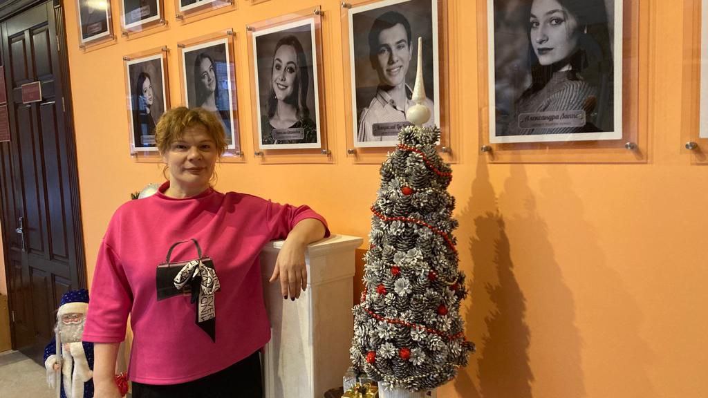 Режиссер из Санкт-Петербурга Мария Александрова  завершает с артистами Могилевского областного театра кукол работу над новогодним спектаклем