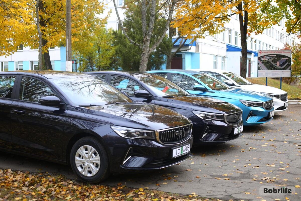 Автопарк учреждений здравоохранения Бобруйска пополнился новыми автомобилями