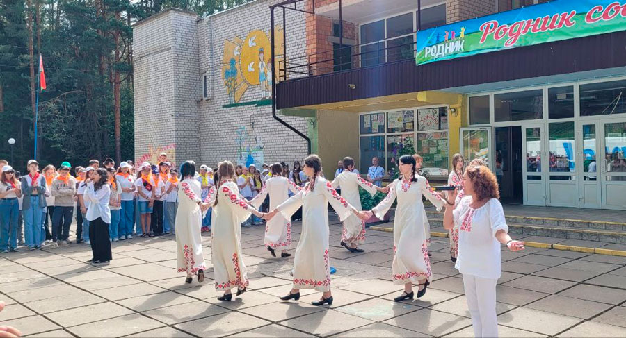 Оздоровительный  лагерь «Родник» посетила  делегация Приморского края