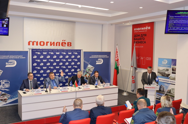 Проблемы, с которыми сталкиваются международные перевозчики, и пути их решения были обсуждены на заседании в СЭЗ «Могилев»