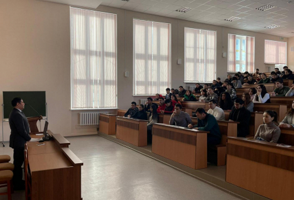 БГУТ с рабочим визитом посетили представители Посольства Республики Узбекистан в Беларуси