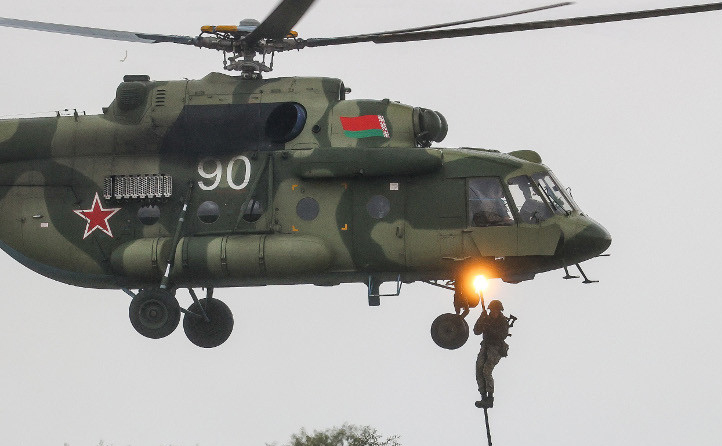 "Вы лучшие из лучших, элита армии и пример для молодежи". Лукашенко поздравил личный состав и ветеранов ССО