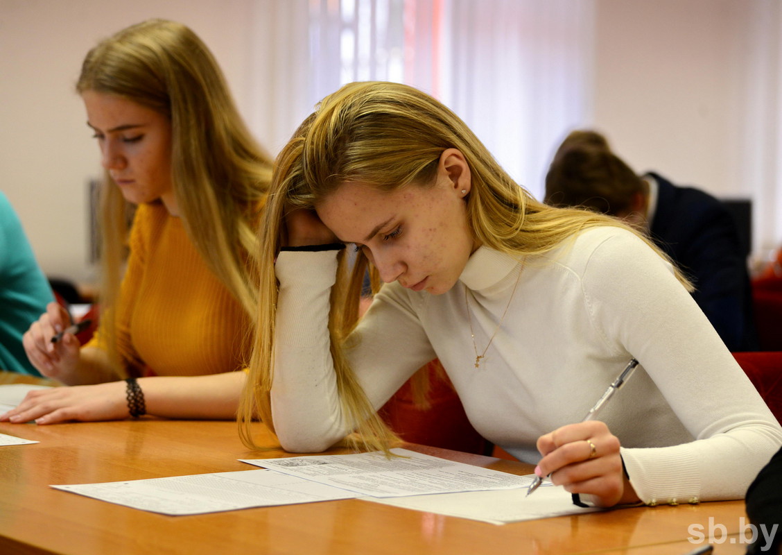 Выпускники 16 могилевских школ сдавали централизованный экзамен в БГУТ