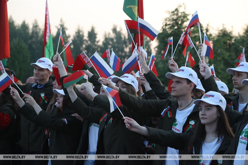 Международный молодежный военно-патриотический проект «Дорогами памяти и славы» стартовал на Буйничском поле