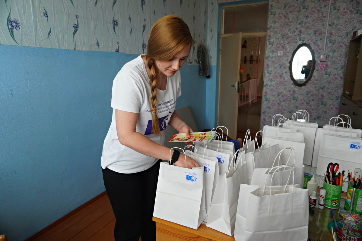 Женщины-спасатели посетили социальный приют в Могилевском районе