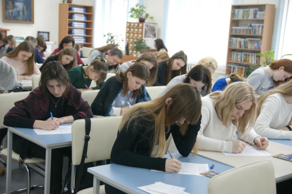 Впервые все 11-классники примут участие в республиканской контрольной работе по истории Беларуси