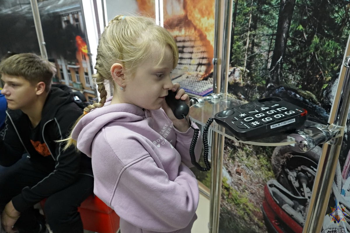 105 воспитанников детских домов семейного типа посетили Центр безопасности в Могилеве