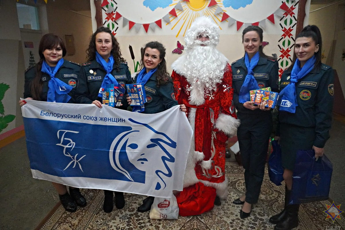 Женщины-спасатели посетили социальный приют в Могилевском районе