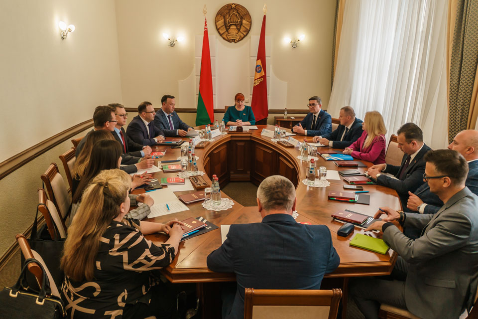 В Могилеве состоялась встреча представителей Администрации Президента Республики Беларусь и НЦПИ с активом областного Совета депутатов