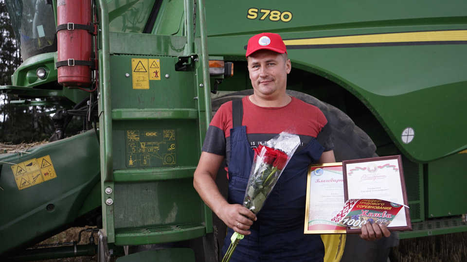Тысячный рубеж по намолоту зерна перешагнул хлебороб ЗАО «Серволюкс Агро»