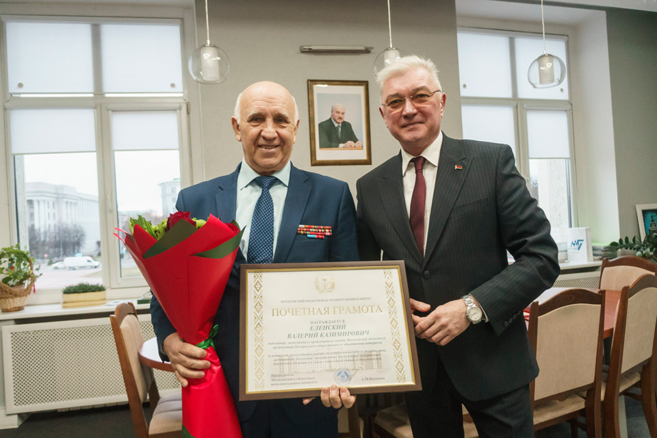 С 70-летним юбилеем поздравили в Могилевском облисполкоме ветерана государственной службы Валерия Еленского