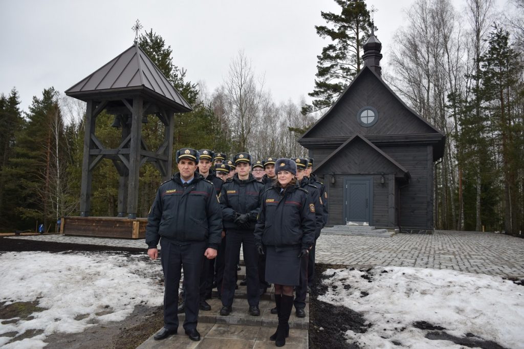 Сотрудники Департамента охраны почтили память погибших на мемориальном комплексе «Хатынь»
