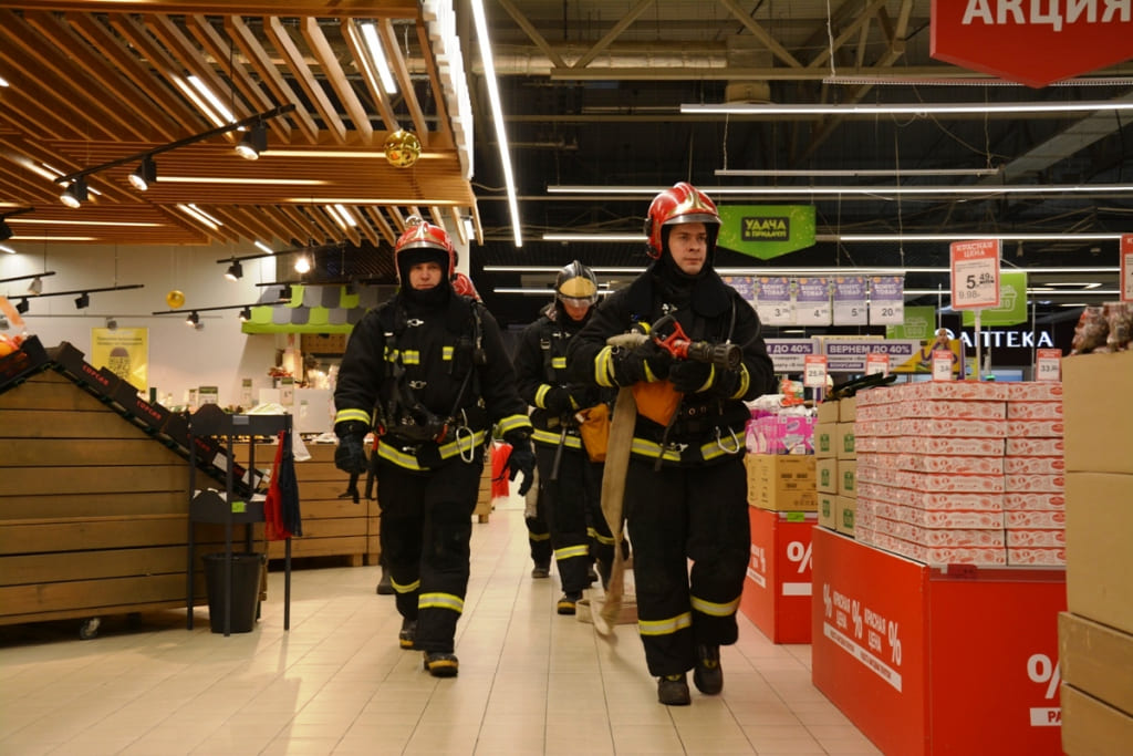 Учения спасателей прошли в ТЦ «Е-сити» в Могилеве