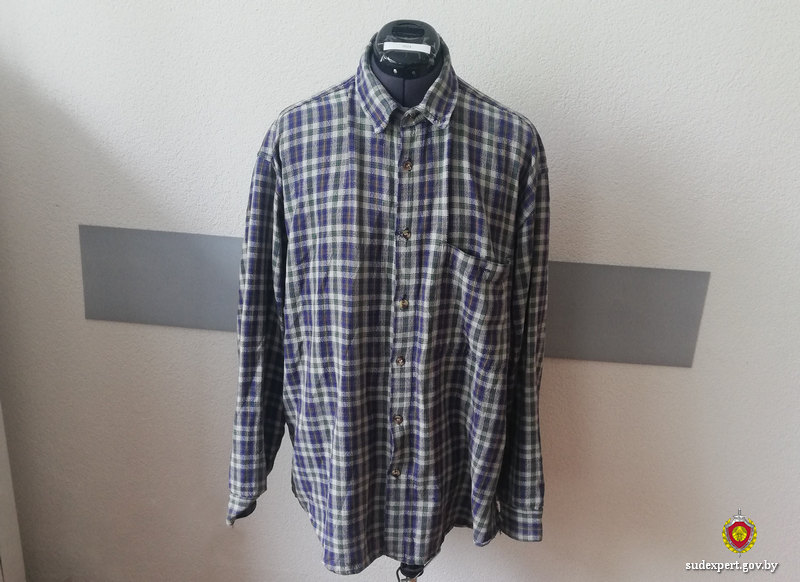 Заказав в интернете модное худи, жительница Горок получила рваную рубашку