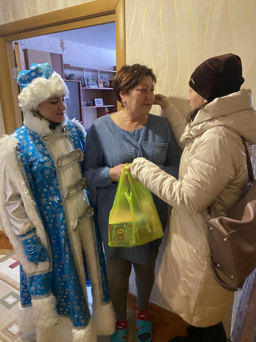Профком и администрация костюковичского «Жилкоммунхоза» навестили ветеранов ЖКХ в рамках акции "От всей души"