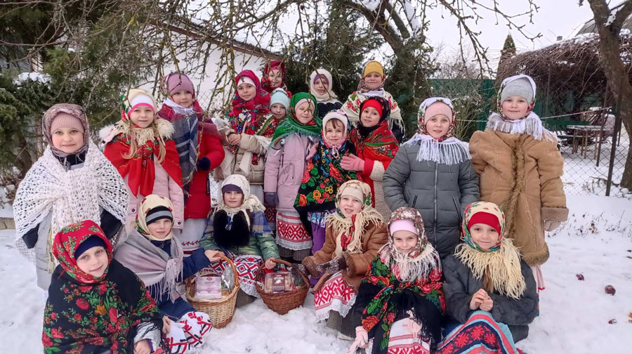 Детский колядный обряд "Куры" провели в Кличеве