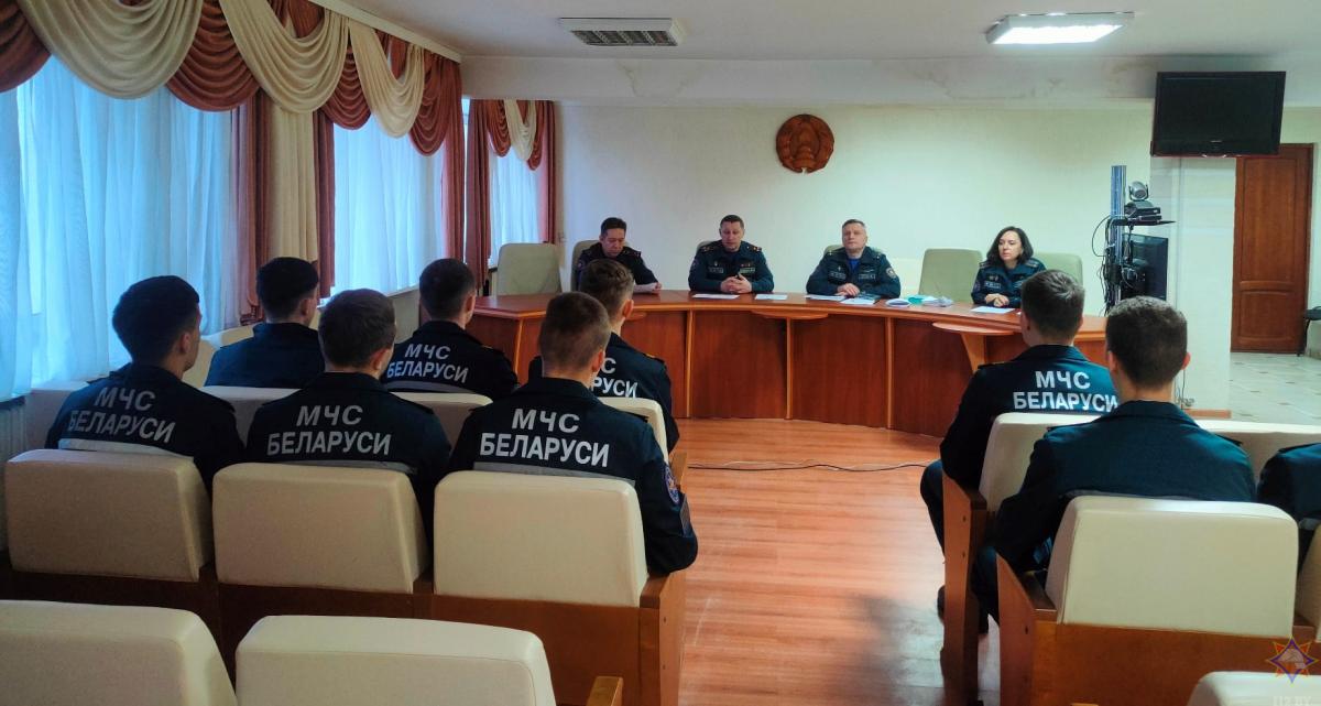 Начальник областного УМЧС Сергей Демидов встретился с курсантами Университета гражданской защиты МЧС